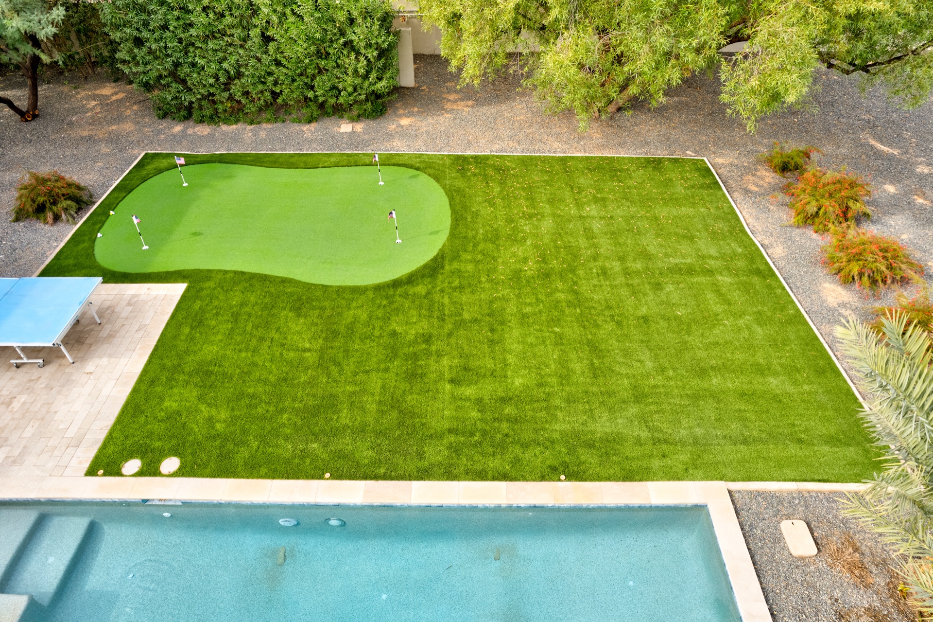 Luxury backyard putting green with turf surround — Paradise Valley project by Turfli